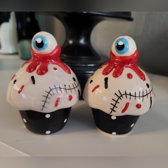 Other - Eyeball Cupcake Salt / Pepper Shakers